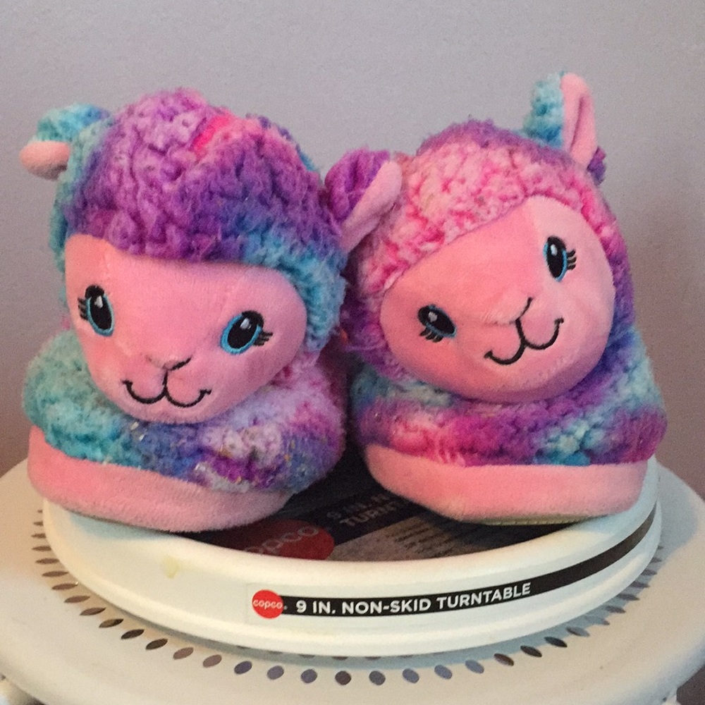 Girls build a Bear pink lamb slippers Sz 10-11